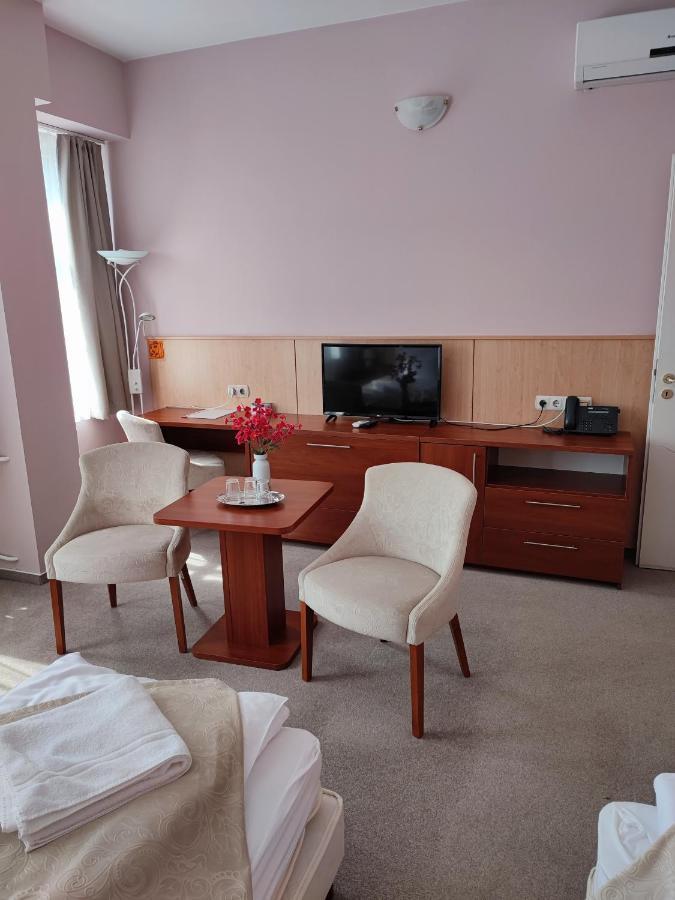 D-hotel 3*
